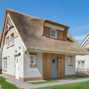 Strand-Idylle: 5 Tage Niederlande im brandneuen Ferienhaus an der Nordsee mit Sauna ab 50€ p.P. Strand-Idylle: 5 Tage Niederlande im brandneuen Ferienhaus an der Nordsee mit Sauna ab 50€ p.P.