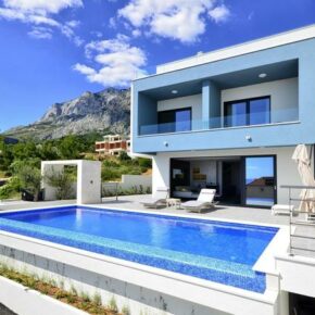 Luxus-Villa in Kroatien: 6 Tage mit eigenem Infinity-Pool & Dachterrasse für 162€ p.P. Luxus-Villa in Kroatien: 6 Tage mit eigenem Infinity-Pool & Dachterrasse für 162€ p.P.