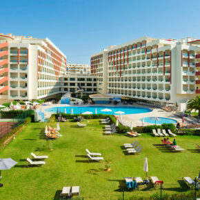 Portugal: 7 Tage im 4* Hotel mit All Inclusive, Flug, Transfer & Zug für 375€ Portugal: 7 Tage im 4* Hotel mit All Inclusive, Flug, Transfer & Zug für 375€