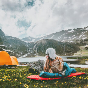 Biwakieren: Hilfreiche Tipps & Wissenswertes zum neuen Reise-Trend Biwakieren: Hilfreiche Tipps & Wissenswertes zum neuen Reise-Trend