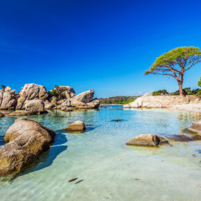 Korsika: 8 Tage mit strandnahem Bungalow, Pool & Flug nur 178€