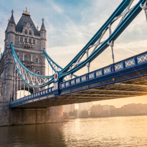 Großbritannien London Tower Bridge Sonne