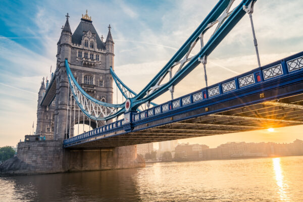 Großbritannien London Tower Bridge Sonne