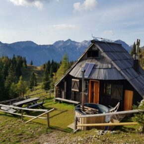 Urlaub mitten in der Natur: 8 Tage Slowenien in eigener Almhütte & Sauna ab 226€ p.P. Urlaub mitten in der Natur: 8 Tage Slowenien in eigener Almhütte & Sauna ab 226€ p.P.