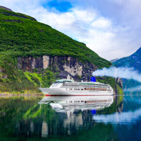 Kreuzfahrt Norwegen: Routen & Angebote für die Fjorde & das Nordkap