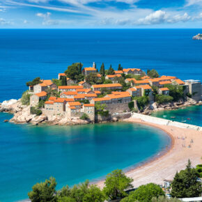Montenegro: 6 Tage im TOP 4* Hotel inkl. Frühstück & Flug nur 311€