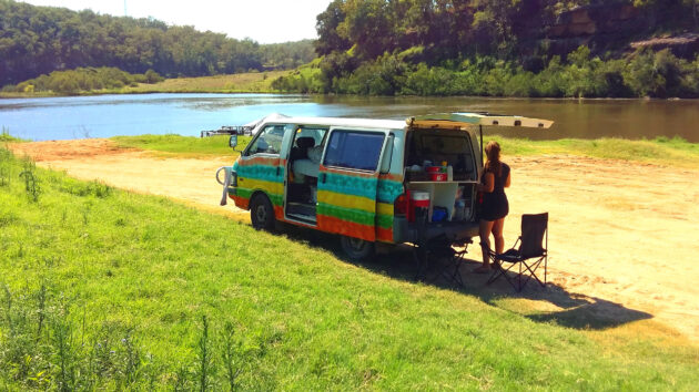 Mit einem Campervan könnt Ihr jeden Tag an einem anderen Ort sein und pure Freiheit erleben.