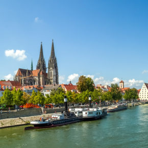 Top 10 Regensburg Sehenswürdigkeiten: Ein Rundgang durch die Mittelalterstadt Top 10 Regensburg Sehenswürdigkeiten: Ein Rundgang durch die Mittelalterstadt