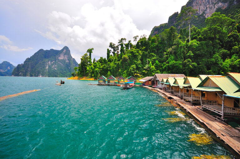 Wasserbungalow in Thailand: Die schönsten Unterkünfte direkt am Wasser