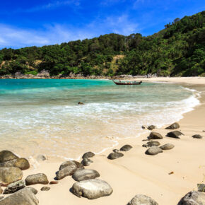Thailand: 15 Tage Phuket mit tollem 3* Resort & Flug nur 508€