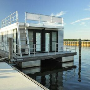 Langes Wochenende auf dem Hausboot: 4 Tage nahe Ostsee ab 112 € p.P. Langes Wochenende auf dem Hausboot: 4 Tage nahe Ostsee ab 112 € p.P.