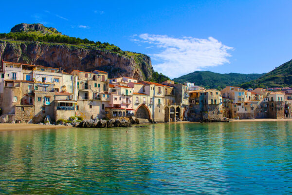 Italien Sizilien Kueste Cefalu