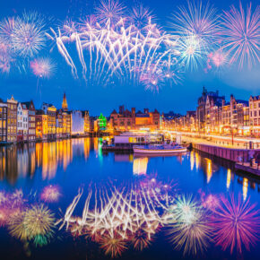 Niederlande Amsterdam Silvester Grachten Feuerwerk