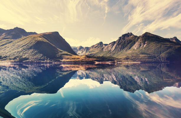 Norwegen Landschaft Berge See Spiegel