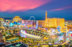 Viva Las Vegas: 7 Tage im coolen 3* Circus Circus Hotel mit Flug ab nur 558€