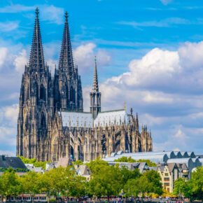 Deutschland Köln Dom von weitem