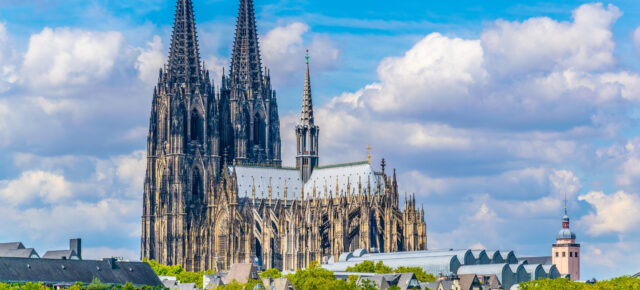 Deutschland Köln Dom von weitem