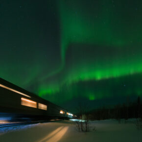 Finnland: 5 Tage Traumreise durch Lappland mit Übernachtung, Flug & vielen Extras für 1384€