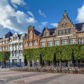 Niederlande Haarlem Grote Markt Cafes