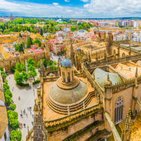 Wochenendtrip im Sommer: 3 Tage Sevilla im guten Apartment ab nur 50€