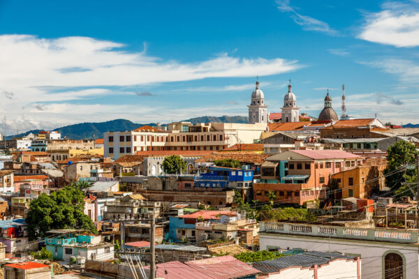 Kuba Santiago de Cuba Blick über die Stadt