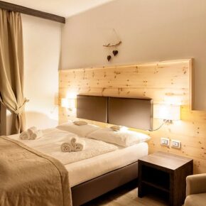 Kurztrip nach Trentino: 3 Tage im TOP 3* Wellnesshotel mit Halbpension, Skipass & Extras ab 99€