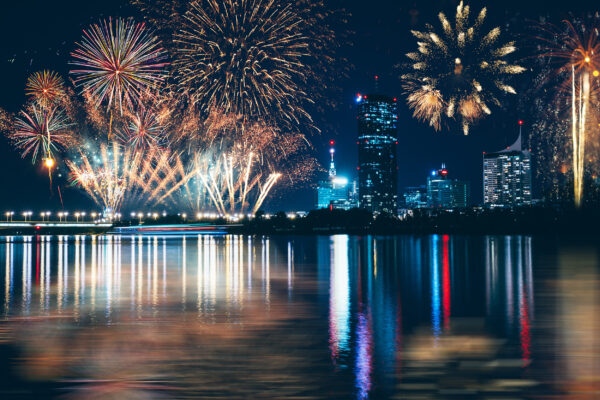 Österreich Wien Feuerwerk Donau