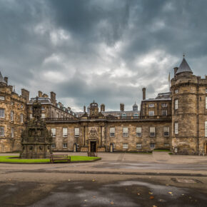 Schottland Edinburgh Holyrood House