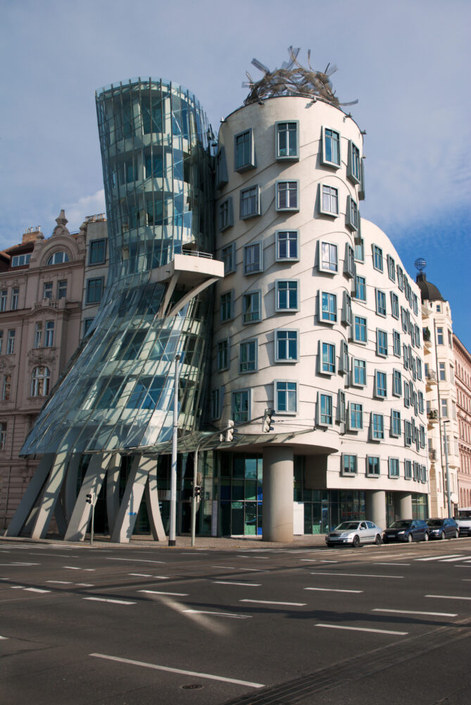 Tschechien Prag Dancing House Hostel Scaled