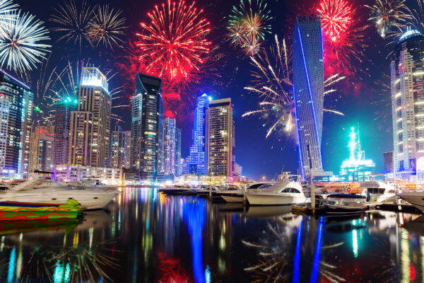 VAE Dubai Silvester Feuerwerk Wasser