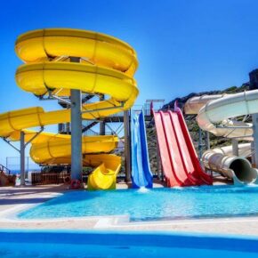 Rutschen des The Village resort & Waterparks