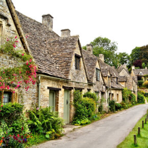 Im Sommer 5 Tage nach England nahe Bibury mit TOP Unterkunft, Frühstück & Flug nur 224€