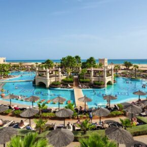 Luxus: 7 Tage Kap Verde im tollen 5* RIU Hotel mit All Inclusive, Flug & Transfer nur 740€