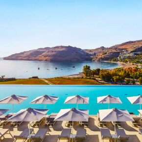 Luxusurlaub in Griechenland: 8 Tage Rhodos im TOP 5* Hotel am Strand mit Junior Suite inkl. Privatpool, Halbpension & Flug für 675€