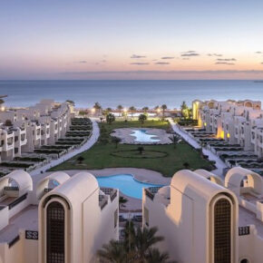 Verwöhnurlaub in Hurghada: 8 Tage im TOP 5* Hotel am Meer mit All Inclusive, Flug & Transfer nur 695€