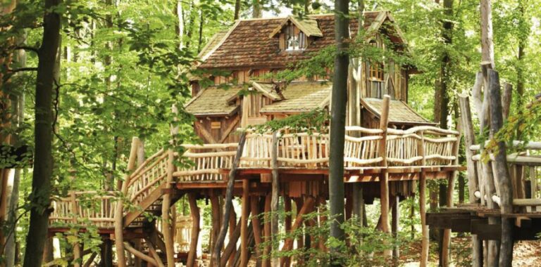 Tripsdrill Baumhaus: 2 Tage Familienspaß im Natur-Resort Tripsdrill & Wildparadies mit Frühstück ab 80€ p.P.