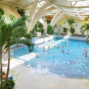 Center Parcs: 5 Tage im Park Bostalsee mit eigenem Ferienhaus & Aktivitäten Gutscheinen ab 85€