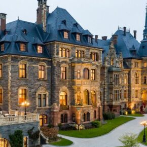 Romantisches Schlosshotel: 2 Tage an der Mosel im TOP 5* Hotel mit Frühstück & Weinverkostung ab 137€