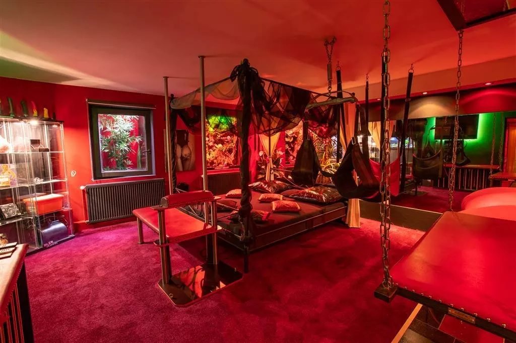 2 Tage Romantik im 5* Hotel in Frankfurt inkl. Frühstück, Wellness & Extras für 254€