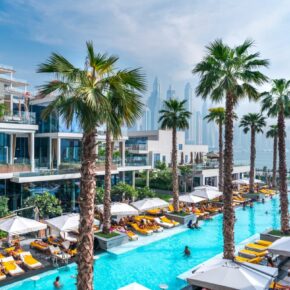 Einzigartiges Luxus-Hotel: 8 Tage Dubai im TOP 5* Resort mit Frühstück, Flug & Transfer für 1546€