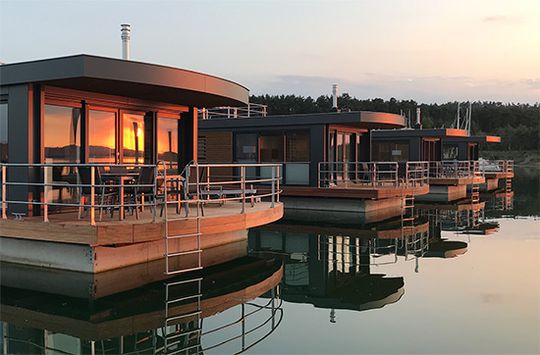 Floating Village Bayern