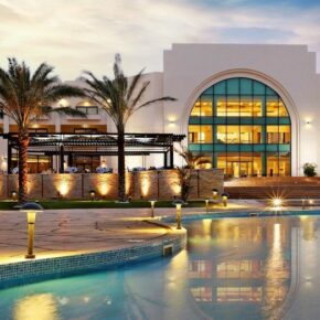 Ägypten: 14 Tage Hurghada im 5* Mövenpick Resort mit Halbpension, Flug & Transfer nur 548€