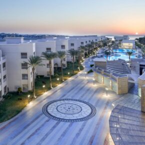 Ägypten: 7 Tage im TOP 4* Hotel mit All Inclusive, Flug, Transfer & Zug für 440€