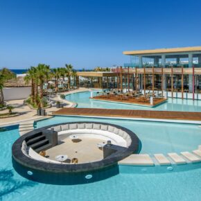 Luxus pur: 7 Tage Kreta im TOP 5.5* Award Hotel mit Halbpension, Flug, Transfer & Zug für 894€