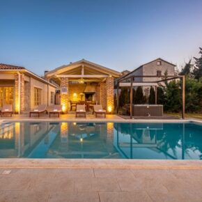 Luxus-Villa in Kroatien: 7 Tage Istrien mit Privat-Pool, Jacuzzi & mehr für 219€ p. P. Luxus-Villa in Kroatien: 7 Tage Istrien mit Privat-Pool, Jacuzzi & mehr für 219€ p. P.