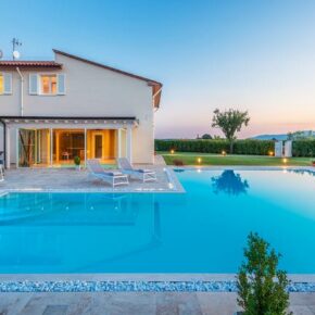 Luxus-Villa mit eigenem Spa: 7 Tage in der Toskana inkl. Privatpool, Sauna, Jacuzzi & mehr für 445€ Luxus-Villa mit eigenem Spa: 7 Tage in der Toskana inkl. Privatpool, Sauna, Jacuzzi & mehr für 445€