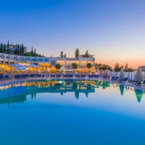 Griechenland: 14 Tage Kos mit TOP 4* Strandhotel, All Inclusive, Flug, Transfer & Zug nur 663€