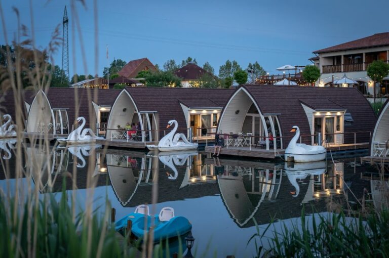 Lieblingsplatz Parey: 2 Tage im Hotel auf dem Wasser inklusive Tretboot & weiteren Extras für 130€