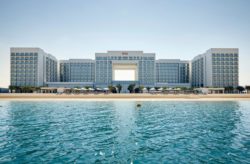 Dubai-Kracher: 4 Tage im strandnahen Top 4* RIU-Hotel mit All Inclusive & Flug für 869€
