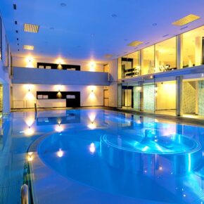 Romantische Auszeit: 3 Tage Tirol im tollen 4* Hotel inkl. HP, Wellness & Extras ab 159€ Romantische Auszeit: 3 Tage Tirol im tollen 4* Hotel inkl. HP, Wellness & Extras ab 159€
